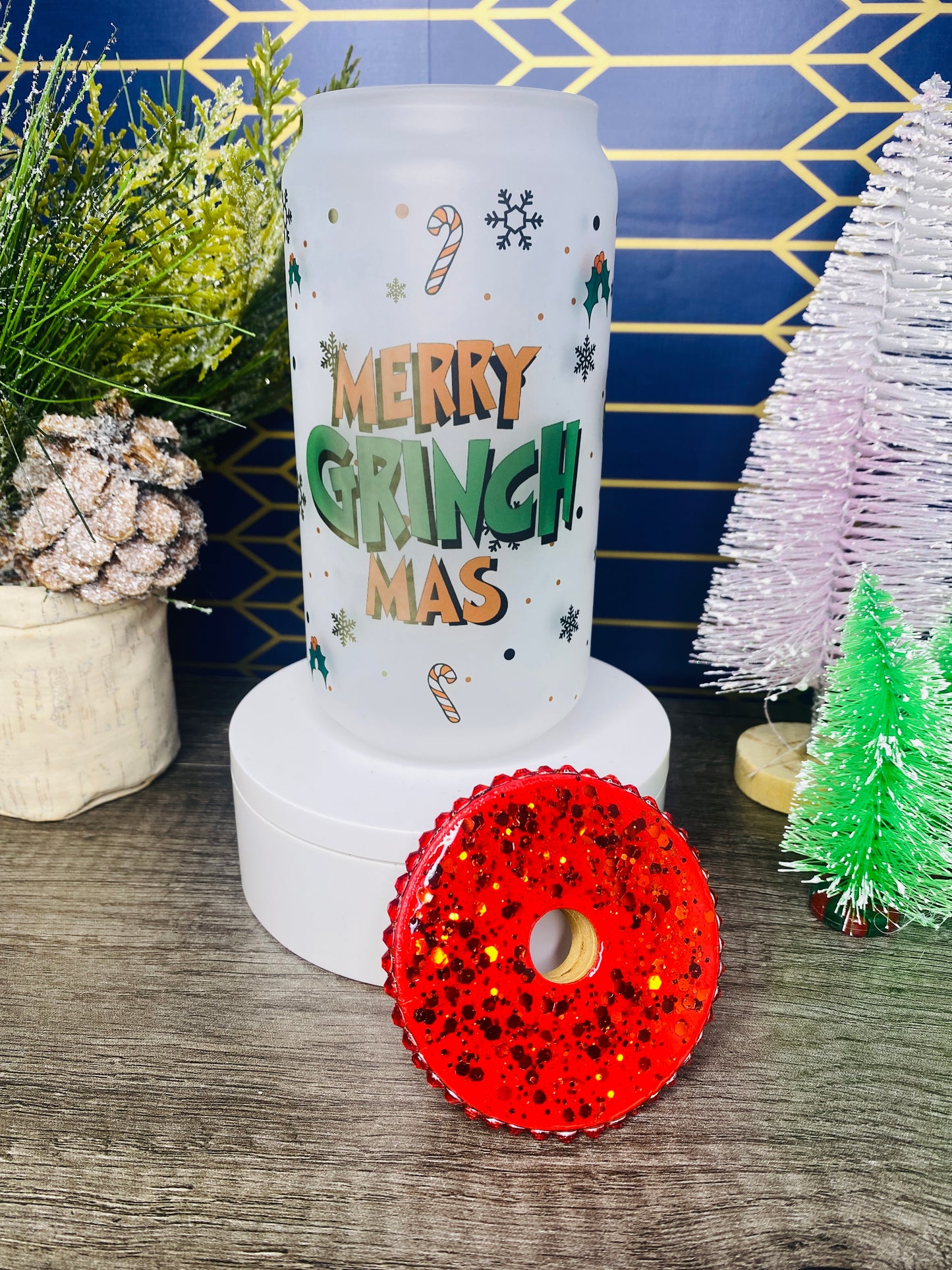 Merry Grinch Mas Frosted Cup