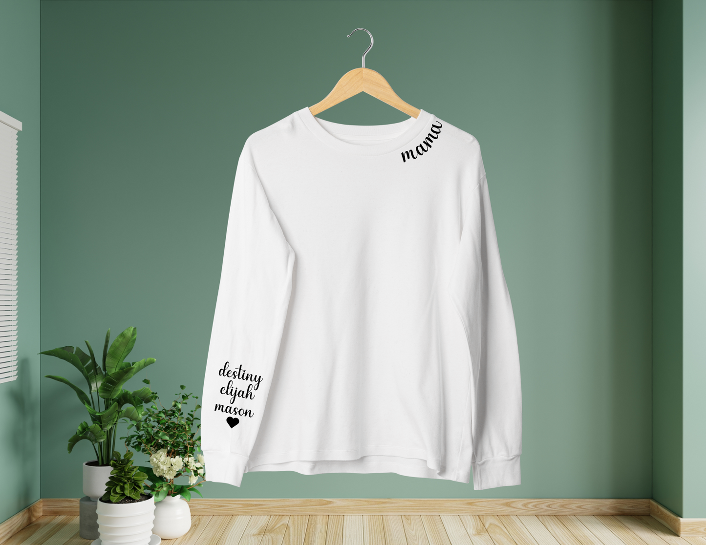 Mama w/Children's Name on Sleeve- Sweater